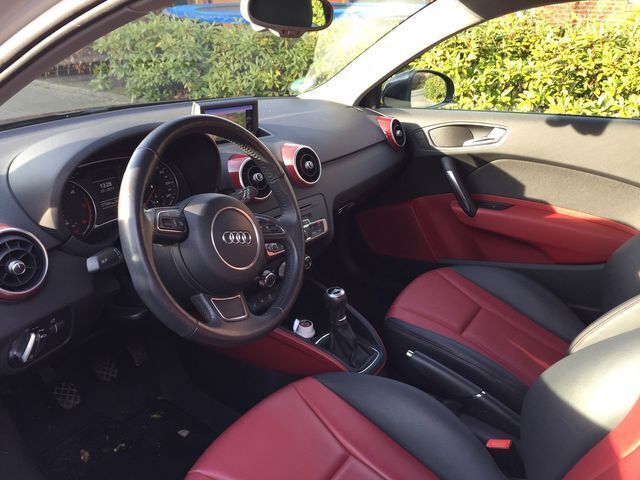 Gebraucht Audi A1 Ambition 105 PS (77 kW) 2011 Schwarz metallic Kleinwagen