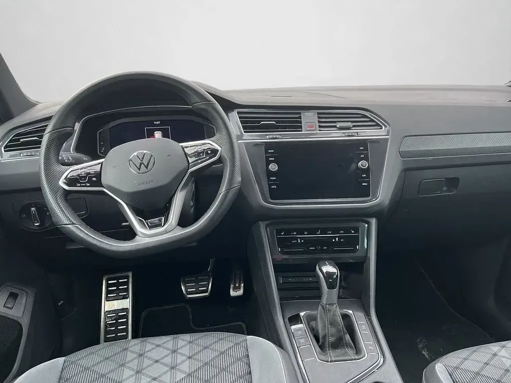 Gebraucht VW Tiguan R-line 150 PS (110 kW) 2023 Pure white SUV