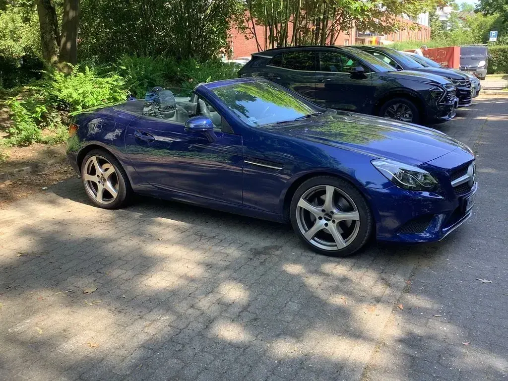 Gebraucht Mercedes SLC200 184 PS (135 kW) 2019 Blau Cabrio