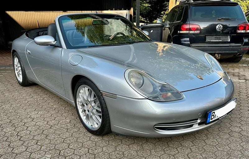 Silber Gebraucht 1998 Porsche 996 Cabrio | 23.900 € - Bild 1/2