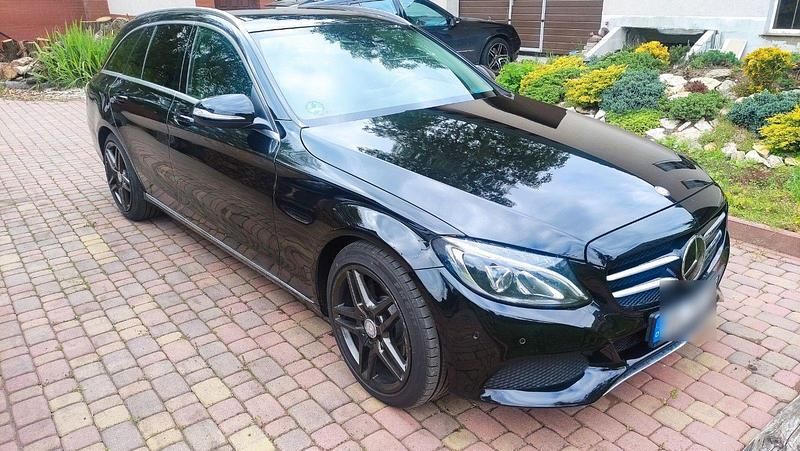 Schwarz Gebraucht 2015 Mercedes C220 Edition Kombi | 15.900 € (Teuer) - Bild 1/4
