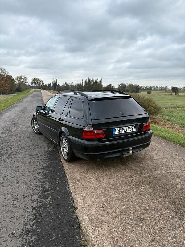 Schwarz Gebraucht 2003 BMW 320 M Sport Kombi | 1.750 € (Superpreis) - Bild 1/4