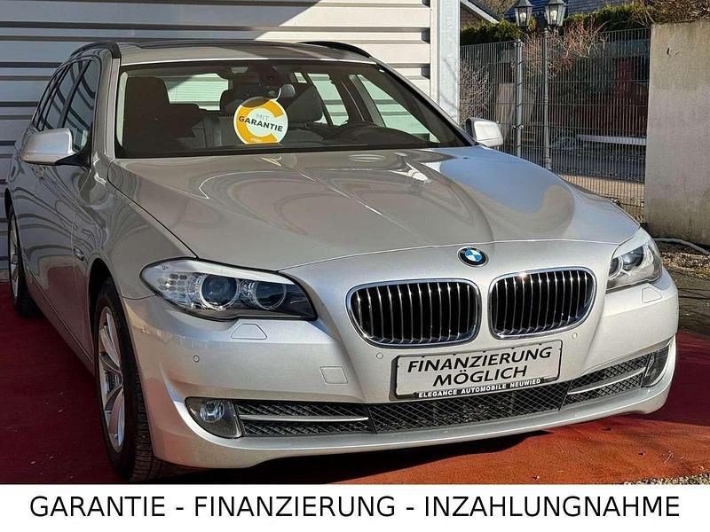 Gebraucht BMW 520 Basis 184 PS (135 kW) 2012 Titansilber Kombi