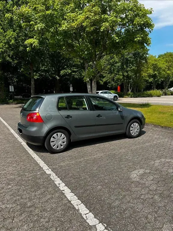 Gebraucht VW Golf V 75 PS (55 kW) 2003 Grau Kleinwagen