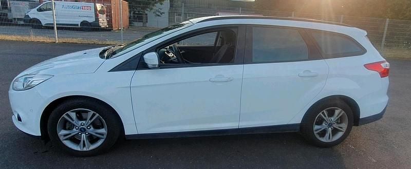 Gebraucht Ford Focus 115 PS (84 kW) 2014 Weiß Kombi