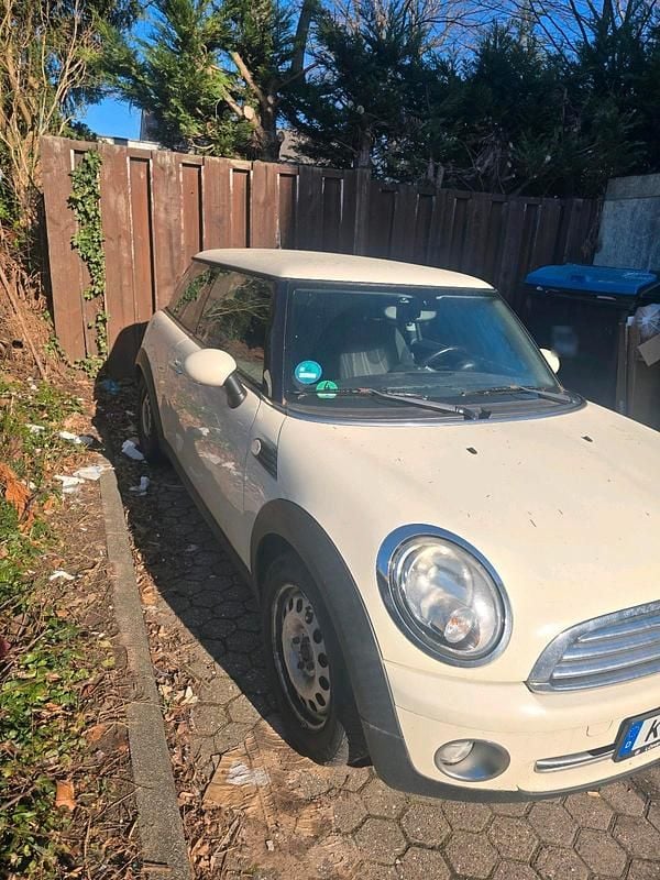 Gebraucht Mini Cooper 75 PS (55 kW) 2010 Weiß Kleinwagen