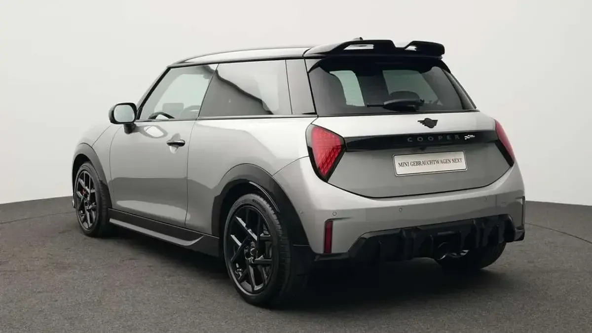 Gebraucht Mini John Cooper Works 231 PS (169 kW) 2025 Grau Kleinwagen
