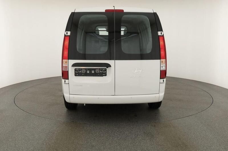 Creamy white solid Neu 2025 Hyundai Staria Trend Van | 35.475 € - Bild 1/4