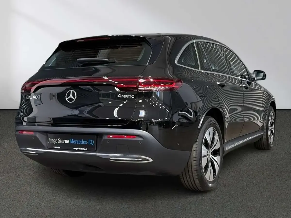 Gebraucht Mercedes EQC400 300 kW (408 PS) 2022 Schwarz SUV