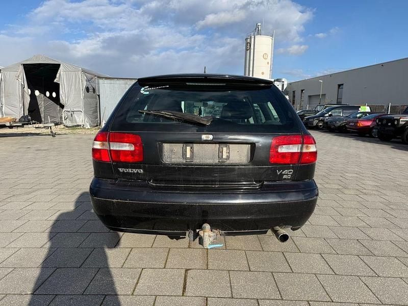 Gebraucht Volvo V40 Standard 136 PS (100 kW) 2004 Schwarz Kombi