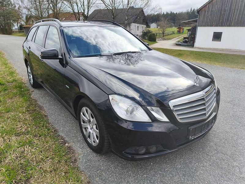 Gebraucht Mercedes E220 170 PS (125 kW) 2011 Schwarz  unilack Kombi