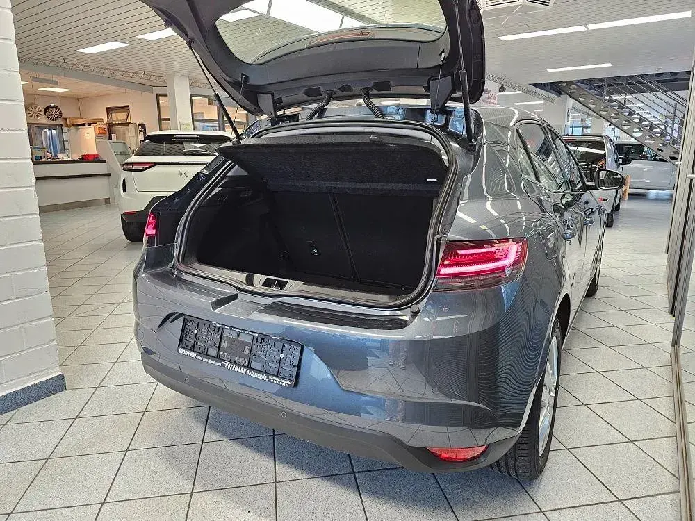 Gebraucht Renault Mégane II Intens 140 PS (102 kW) 2021 Grau Limousine