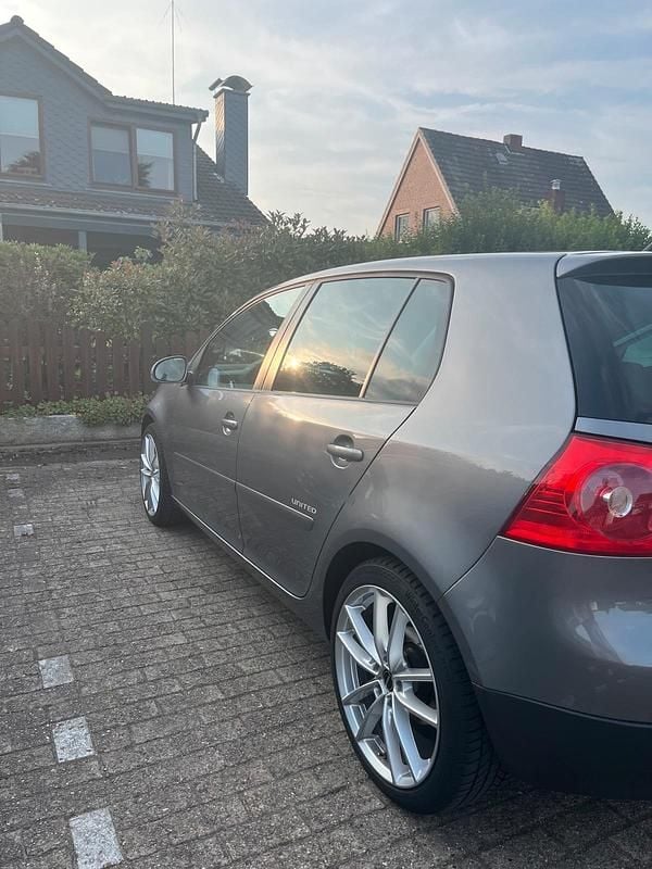 Grau Gebraucht 2008 VW Golf V United Limousine | 3.500 € (Fairer Preis) - Bild 1/4