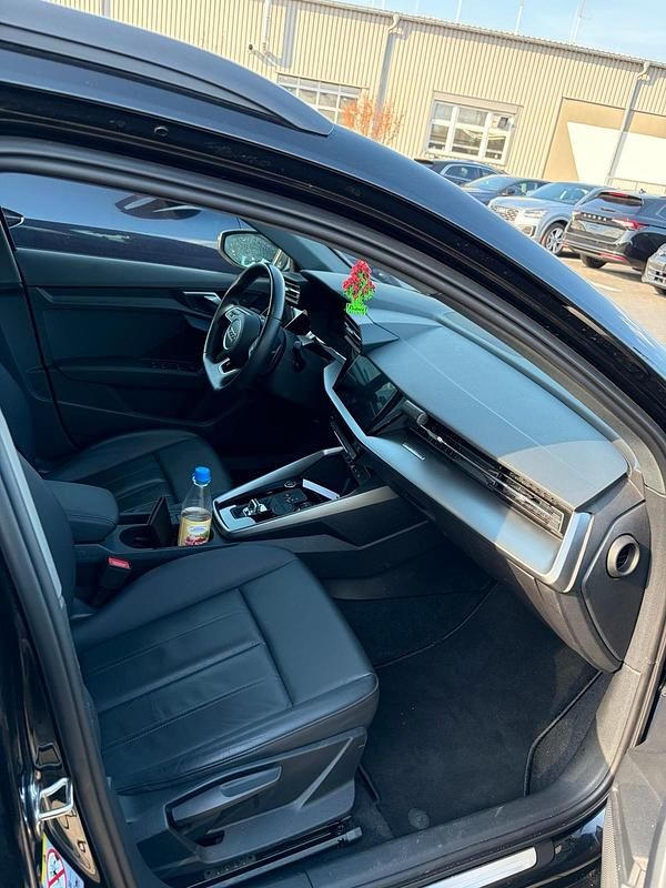 Second-hand Audi A3 Advanced 200 CP (147 kW) 2021 Negru Berlinǎ