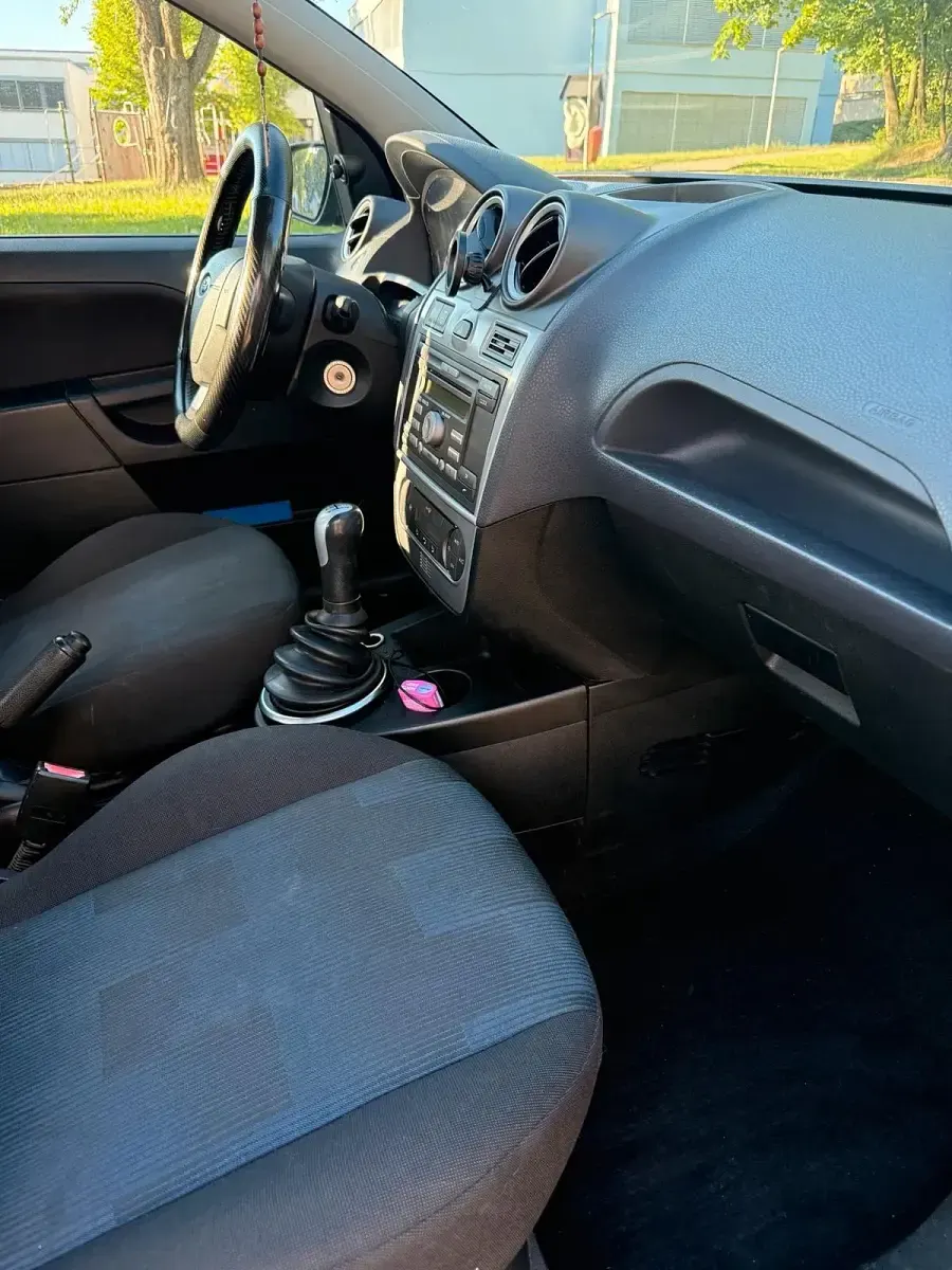Gebraucht Ford Fiesta 80 PS (58 kW) 2006 Blau Kleinwagen