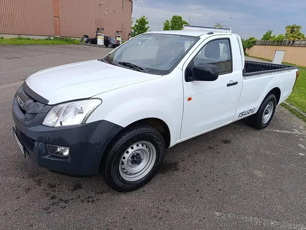 Second-hand Isuzu Pick up 163 CP (119 kW) 2016 Alb Pickup
