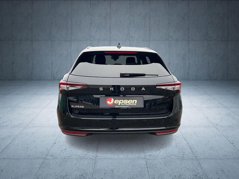 Neu Skoda Superb Selection 150 PS (110 kW) 2026 Onyxschwarz metallic Kombi