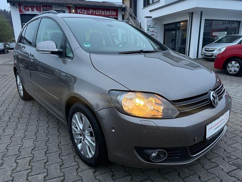 Gebraucht VW Golf VII Life 105 PS (77 kW) 2013 Braun Limousine