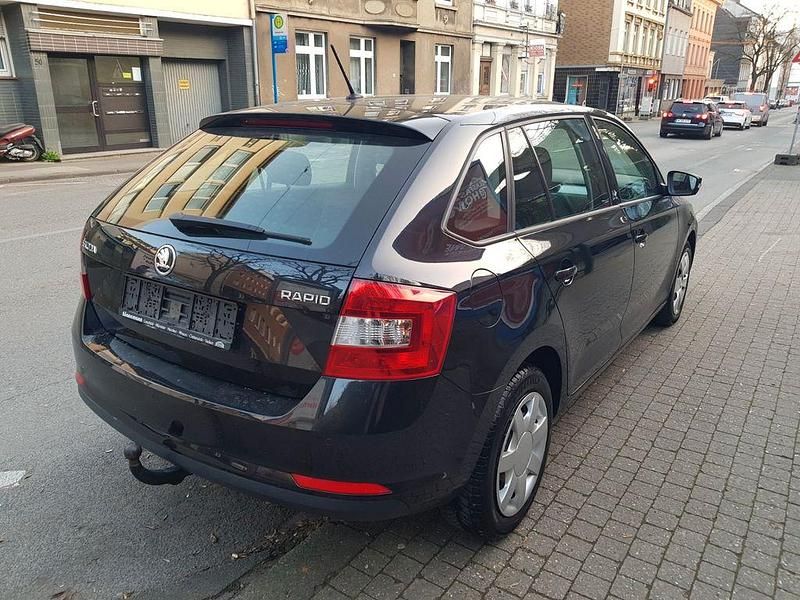 Gebraucht Skoda Rapid Ambition 90 PS (66 kW) 2017 Schwarz Kleinwagen
