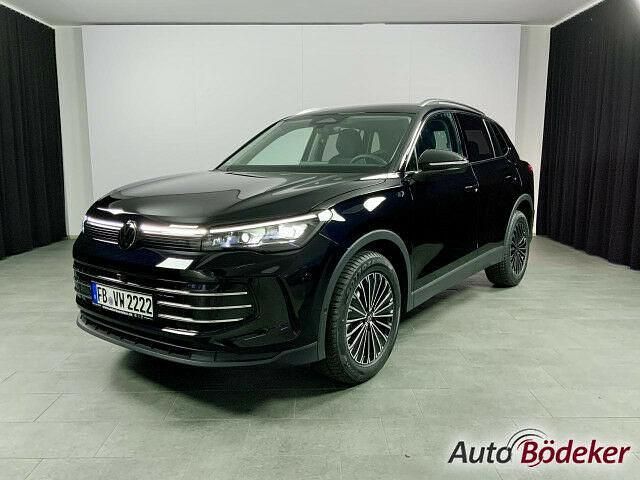 Gebraucht VW Tiguan Elegance 150 PS (110 kW) 2024 Deep black perleffekt (metallic) SUV