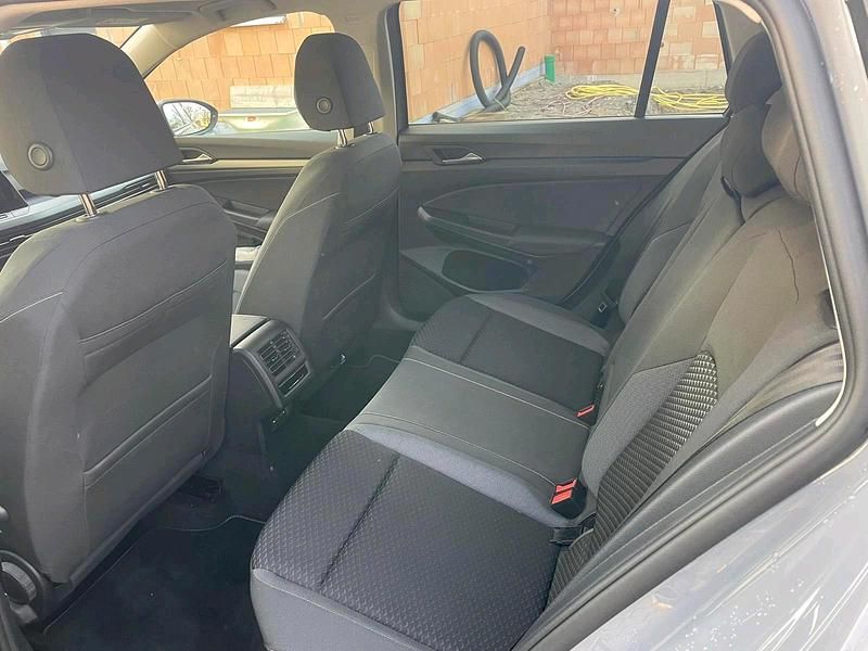 Gebraucht VW Golf VIII 110 PS (80 kW) 2023 Grau Kombi