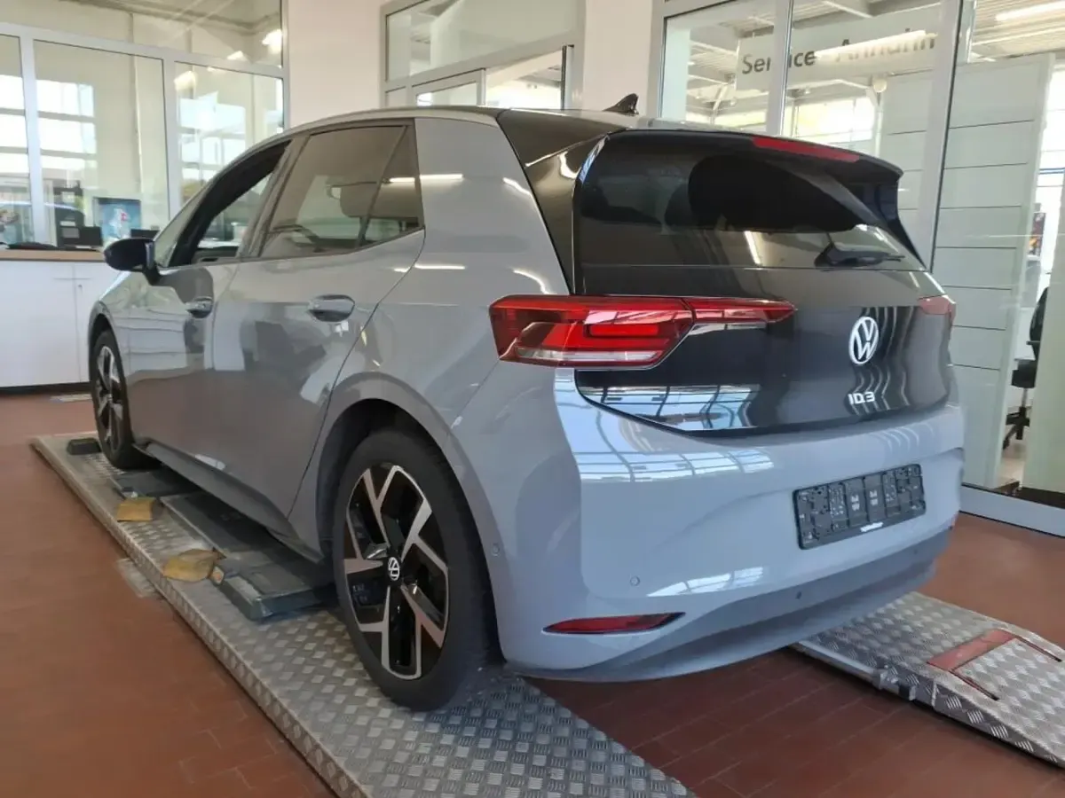 Gebraucht VW ID.3 Pro 150 kW (204 PS) 2024 Grau Kleinwagen