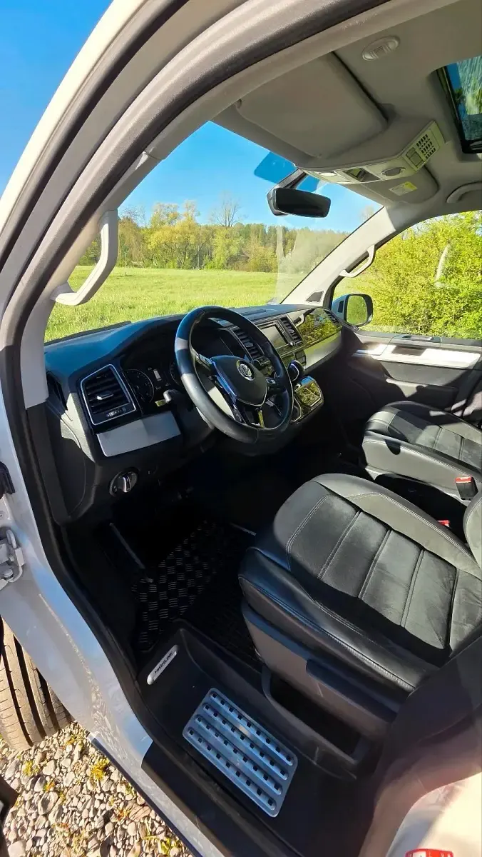 Second-hand VW Multivan Highline 199 CP (146 kW) 2019 Alb Monovolum