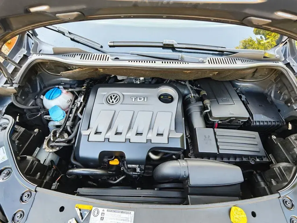 Gebraucht VW Touran Comfortline 140 PS (102 kW) 2013 Schwarz Van / Kleinbus