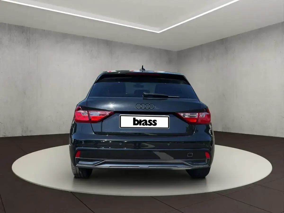 Gebraucht Audi A1 Advanced Plus 95 PS (69 kW) 2023 Mythosschwarz metallic SUV