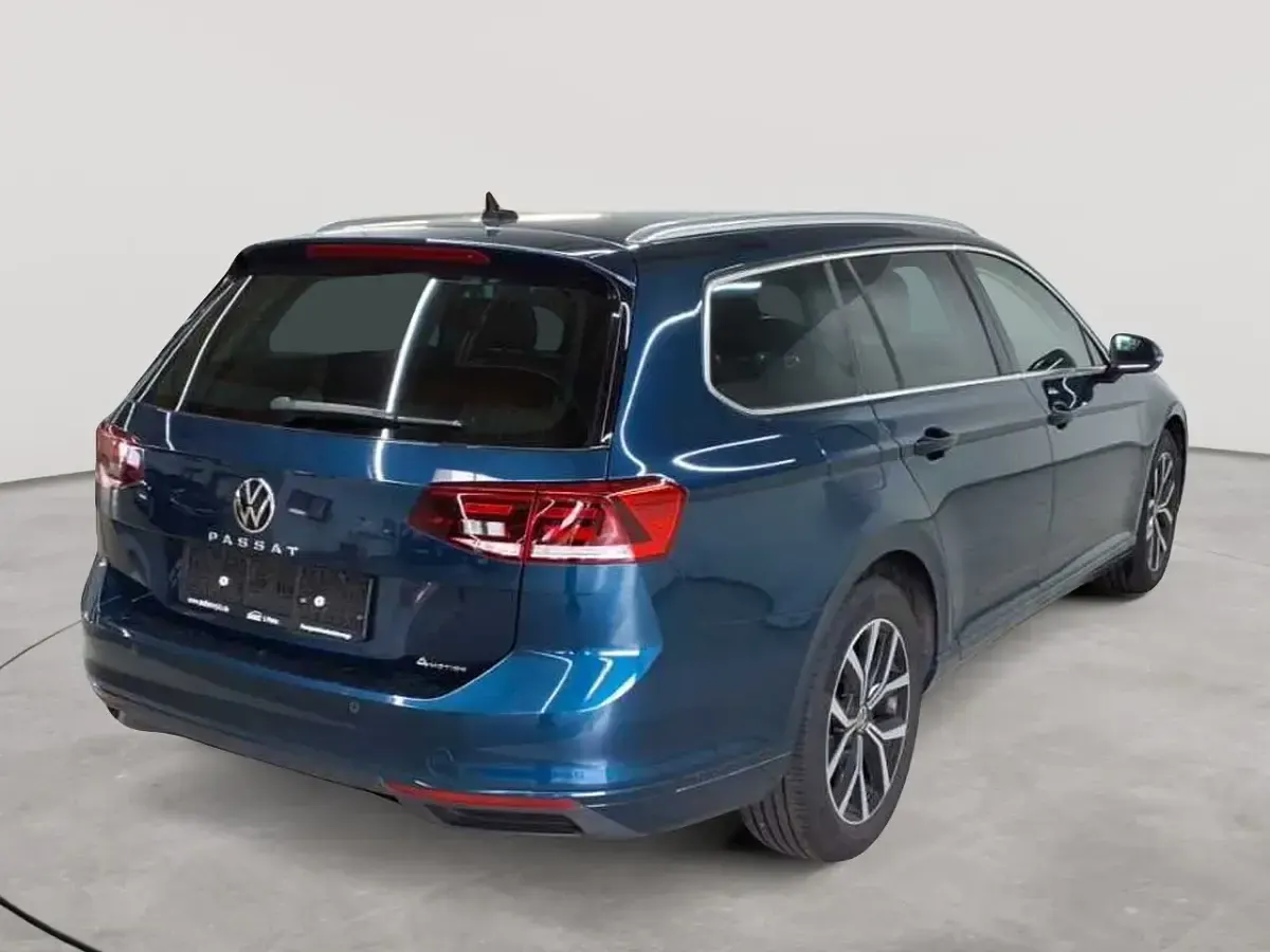 Gebraucht VW Passat Business 200 PS (147 kW) 2022 Aquamarinblau metallic Kombi