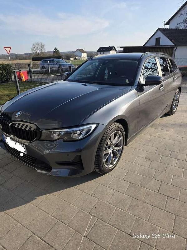Gebraucht BMW 318 Advantage 150 PS (110 kW) 2019 Grau Kombi