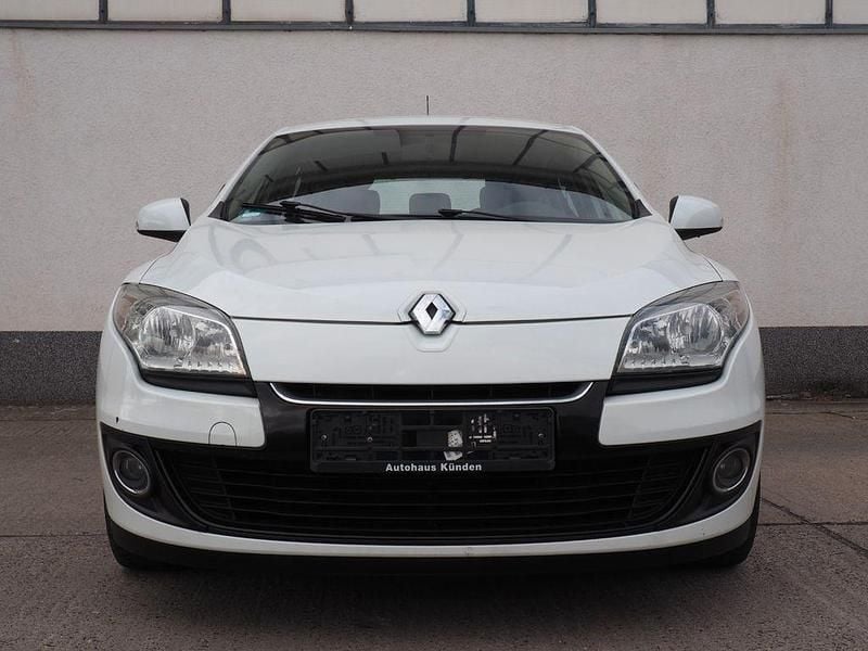Gebraucht Renault Mégane Expression 116 PS (85 kW) 2012 Weiß Limousine