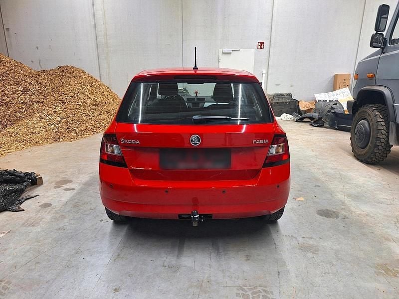 Second-hand Skoda Fabia 75 CP (55 kW) 2016 Roșu Hatchback