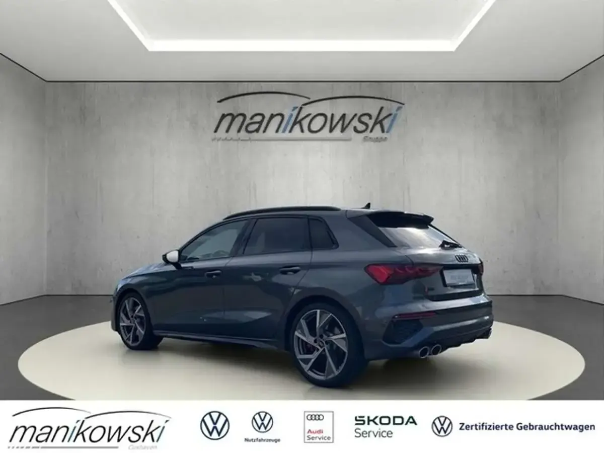 Gebraucht Audi S3 Sport 333 PS (244 kW) 2024 Grau Limousine