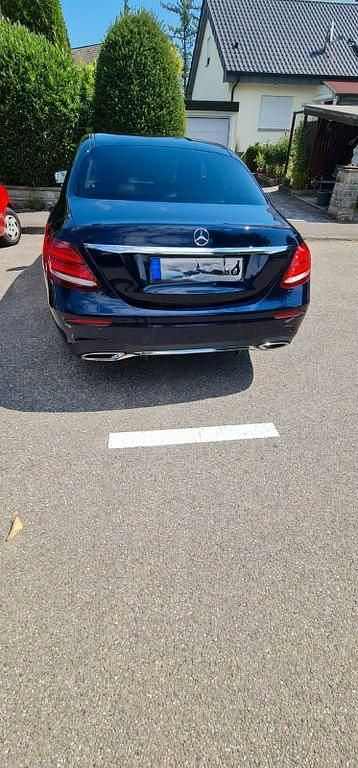Gebraucht Mercedes E300 245 PS (180 kW) 2019 Blau Limousine