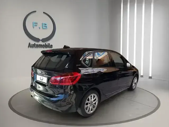 Gebraucht BMW 225 Advantage 140 PS (102 kW) 2017 Schwarz Van / Kleinbus