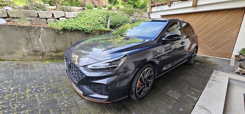 Grau Gebraucht 2021 Hyundai i30 N Line Limousine | 17.400 € (Fairer Preis) - Bild 1/4