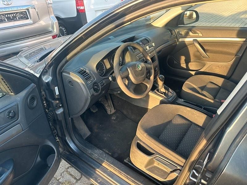 Gebraucht Skoda Octavia Active 105 PS (77 kW) 2012 Grau Kombi