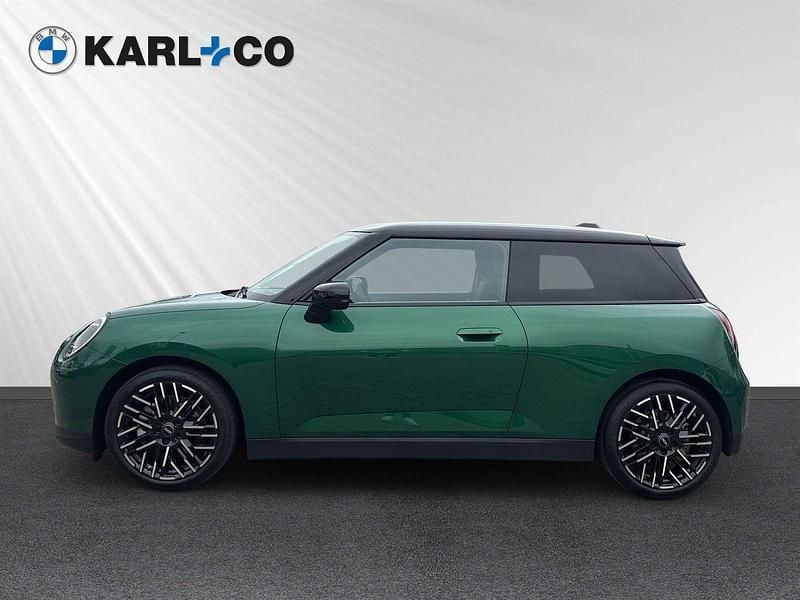 Gebraucht Mini Cooper Favoured 135 kW (184 PS) 2025 Gruen Kleinwagen