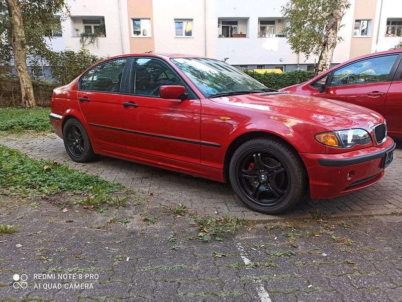 Gebraucht BMW 318 143 PS (105 kW) 2002 Rot Limousine
