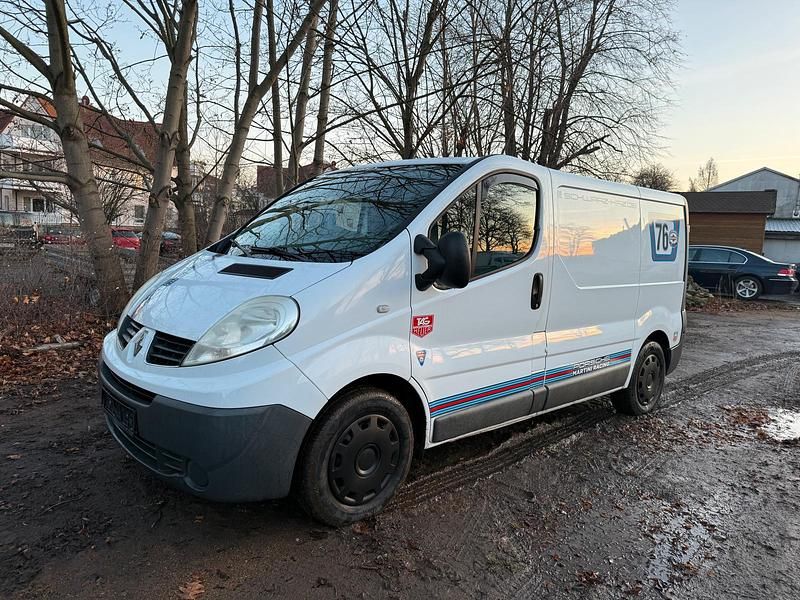 Gebraucht Renault Trafic 115 PS (84 kW) 2011 Weiß Van / Kleinbus