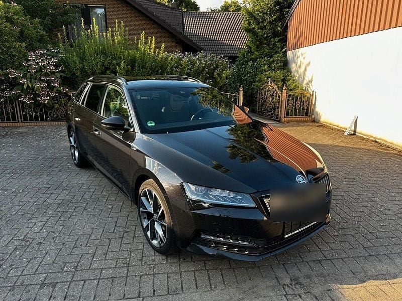 Schwarz Gebraucht 2020 Skoda Superb SportLine Kombi | 20.695 € (Fairer Preis) - Bild 1/4