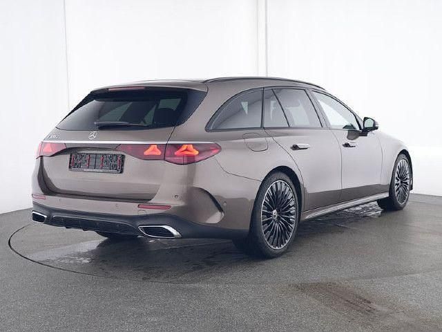Gebraucht 2024 Mercedes E300 | 58.940 € (Teuer) - Bild 1/4