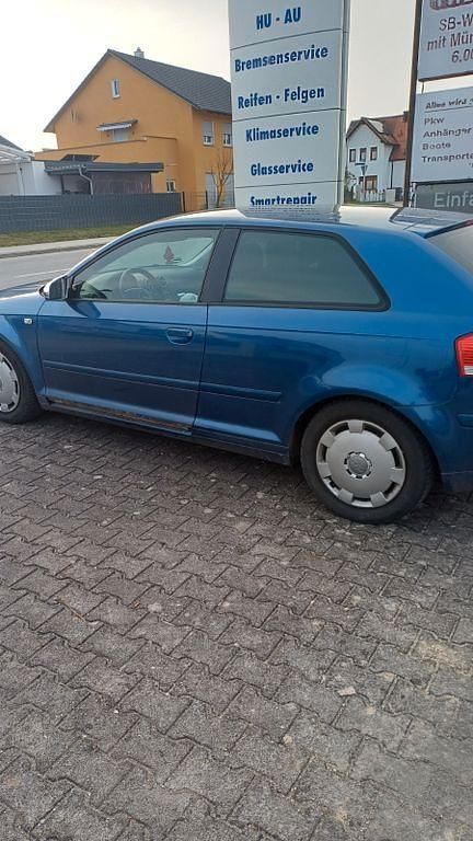 Gebraucht Audi A3 Attraction 116 PS (85 kW) 2004 Blau Kleinwagen