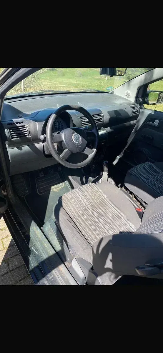 Gebraucht VW Fox 54 PS (39 kW) 2006 Schwarz Kleinwagen