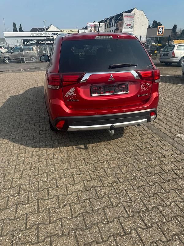 Gebraucht Mitsubishi Outlander 2017 Rot SUV
