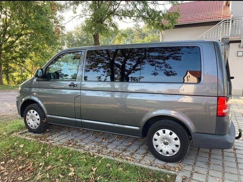 Gebraucht VW T5 140 PS (102 kW) 2011 Grau Van