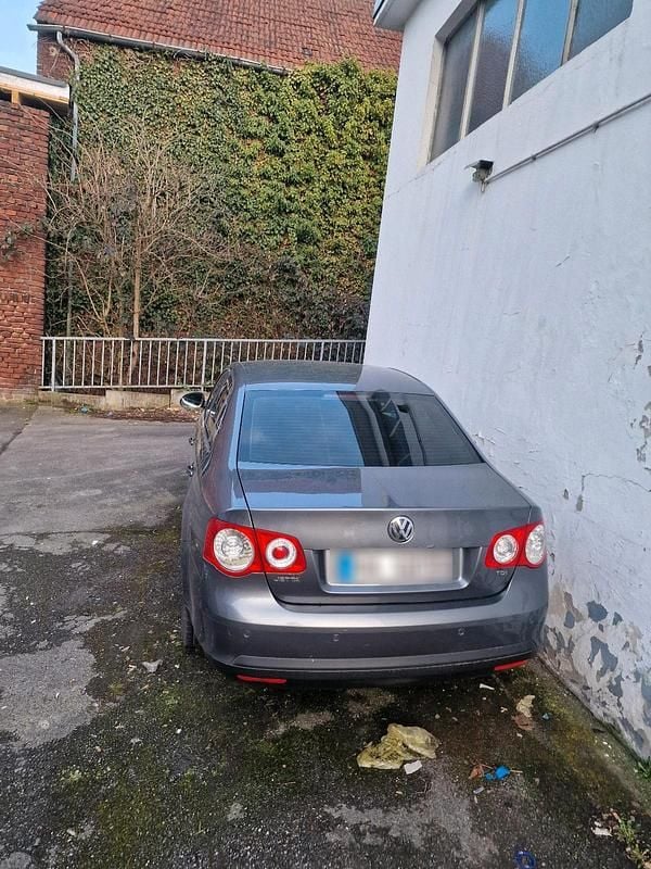 Gebraucht VW Jetta 105 PS (77 kW) 2007 Silber Limousine