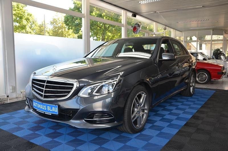 Grau Gebraucht 2014 Mercedes E300 AMG Limousine | 18.990 € (Fairer Preis) - Bild 1/4