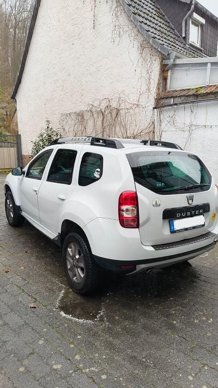 Gebraucht Dacia Duster Celebration 114 PS (83 kW) 2015 Weiß SUV